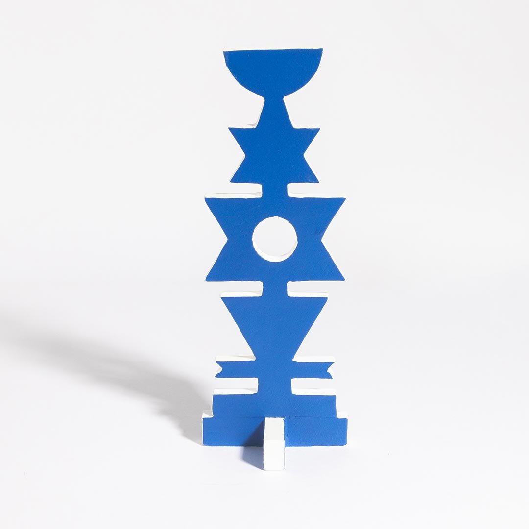 Escultura Torre Azul I recriação tridimensional obra Rubem Valentim concretismo espiritualidade afro-brasileira totem